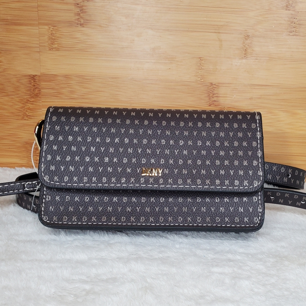 DKNY BAG BELT WRISTLET CLUTCH BROWN SIGNATURE NWT